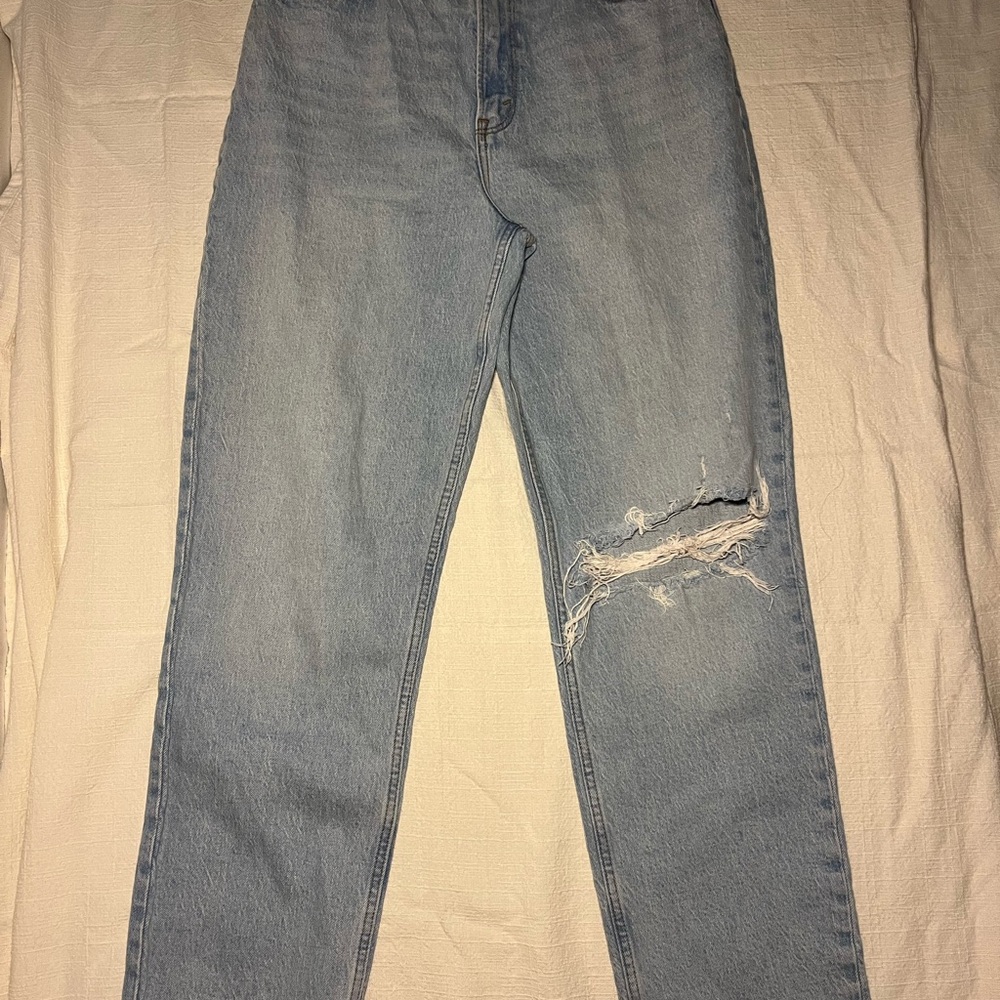 Abercrombie & Fitch Men's Light Blue Ripped Jeans